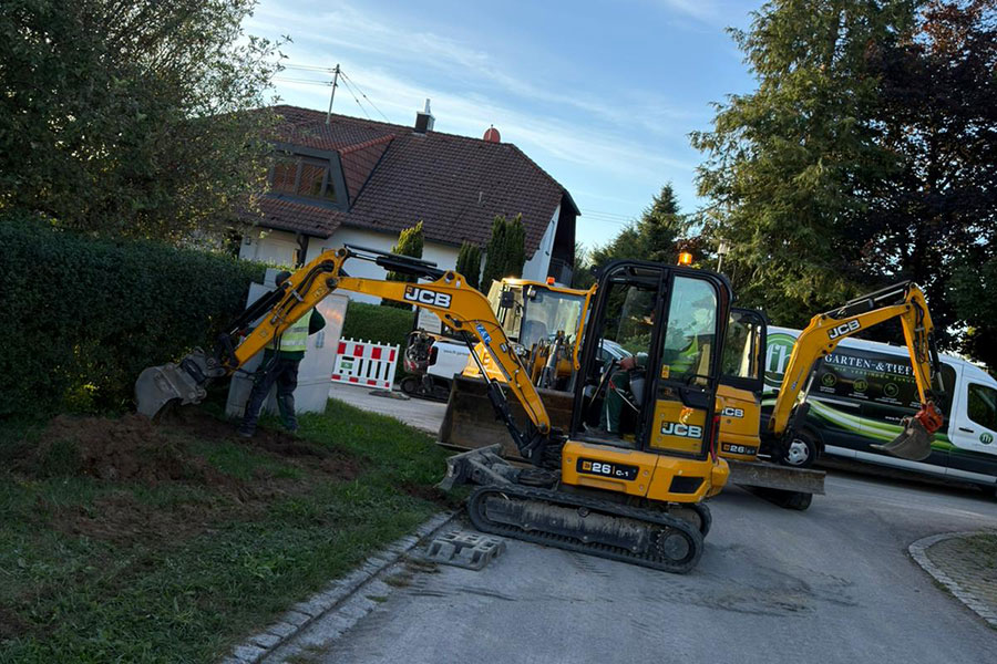 Glasfaserausbau und Kabeltiefbau von der Trasse bis zum Hausanschluss