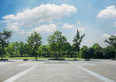 Natursteinverlegung auf öffentlichen Plätzen mit FH Gartenbau