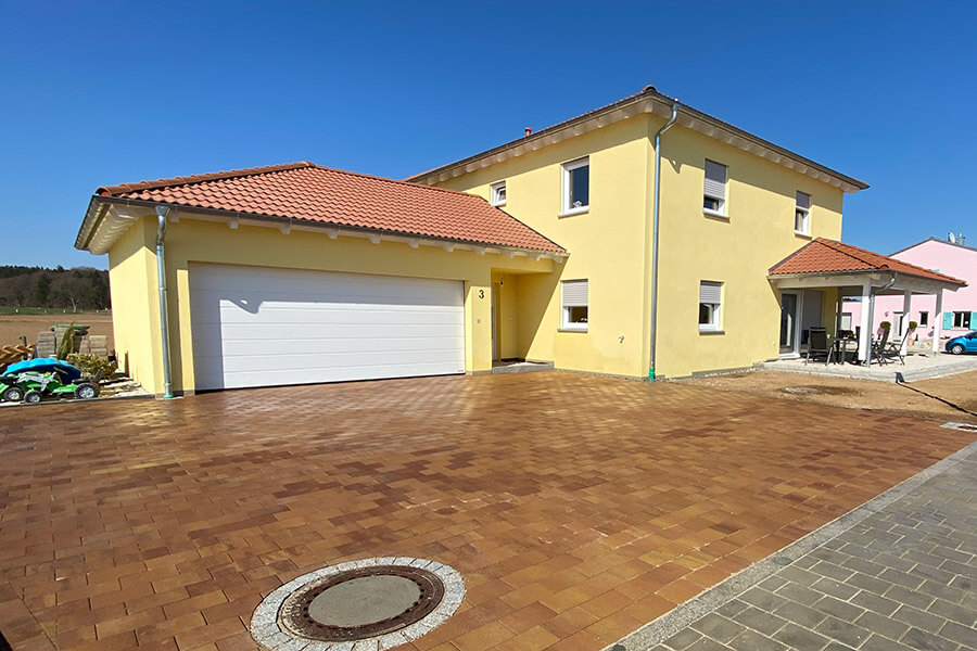 Asfaltimi i rrugës me makinë Asfaltimi i rrugës me makinë