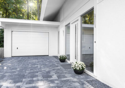 Gepflasterte Einfahrt